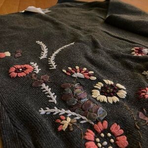 Women's size S embroidered sweater, Liz Claiborne